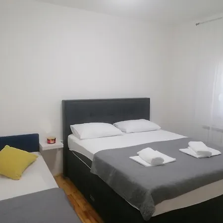 Apartment Mia Trosoban Sveti Filip i Jakov